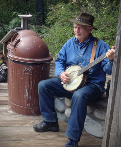Mike Cohen, San Juan Island Musician, Director of Project NatureConnect.  Photo by Louise Dustrude.